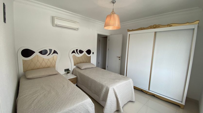 2 bedrooms apartment 100 m to the sea Alanya-Mahmutlar