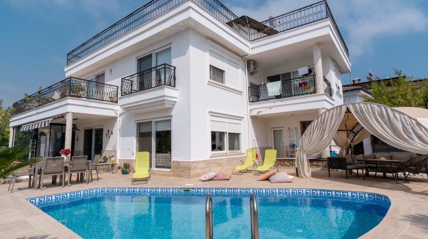 4 Bedrooms villa suitable for Turkish citizenship Alanya Kargicak